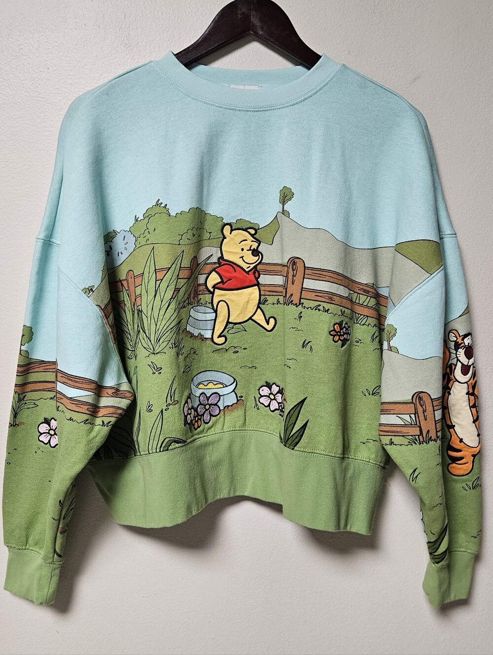 Disney Winnie the Pooh Crewneck Sweater Tigger Small Cottagecore Embroidered